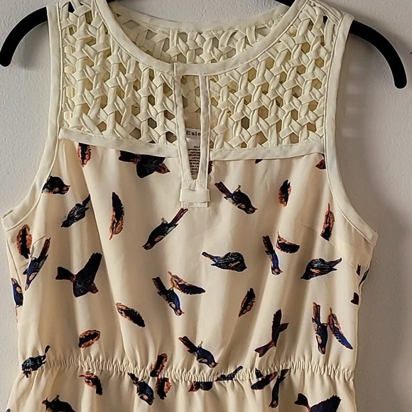 Esley Dress. Birds. NWT. Size Medium. - Picture 2 of 5